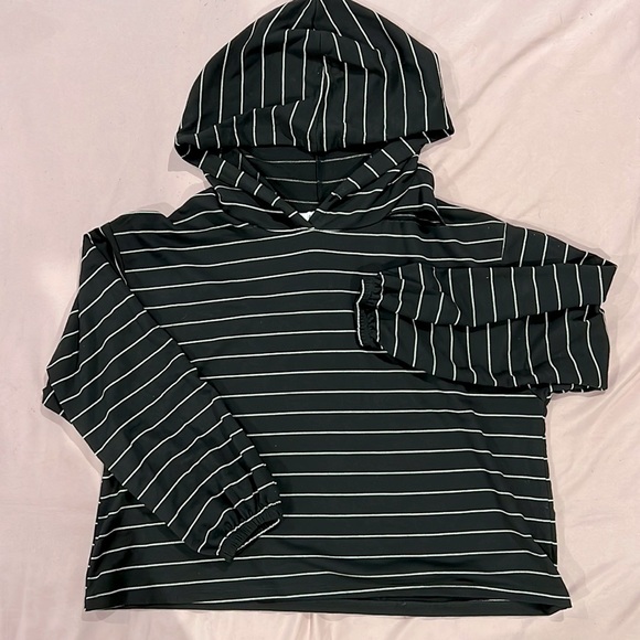 Arizona Jean Company Tops - Black/White Stripped Cropped Hoodie